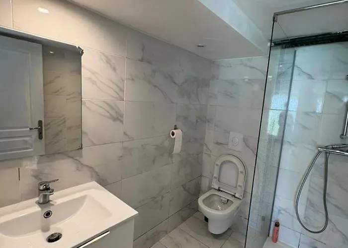 Marguerite Apartment